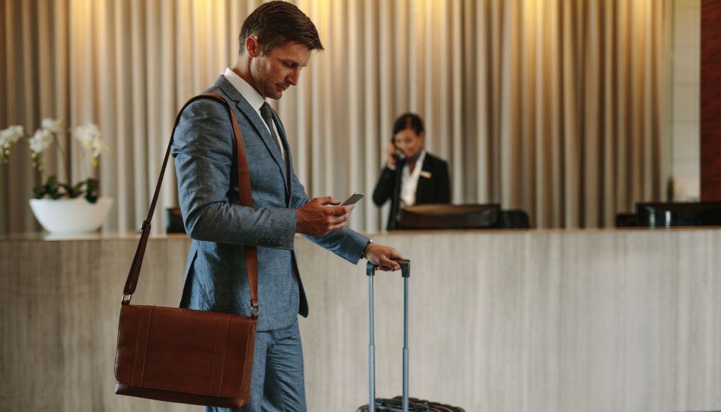 23 Expert Tips for Booking Affordable Short & Long-Term Hotels Like a Pro